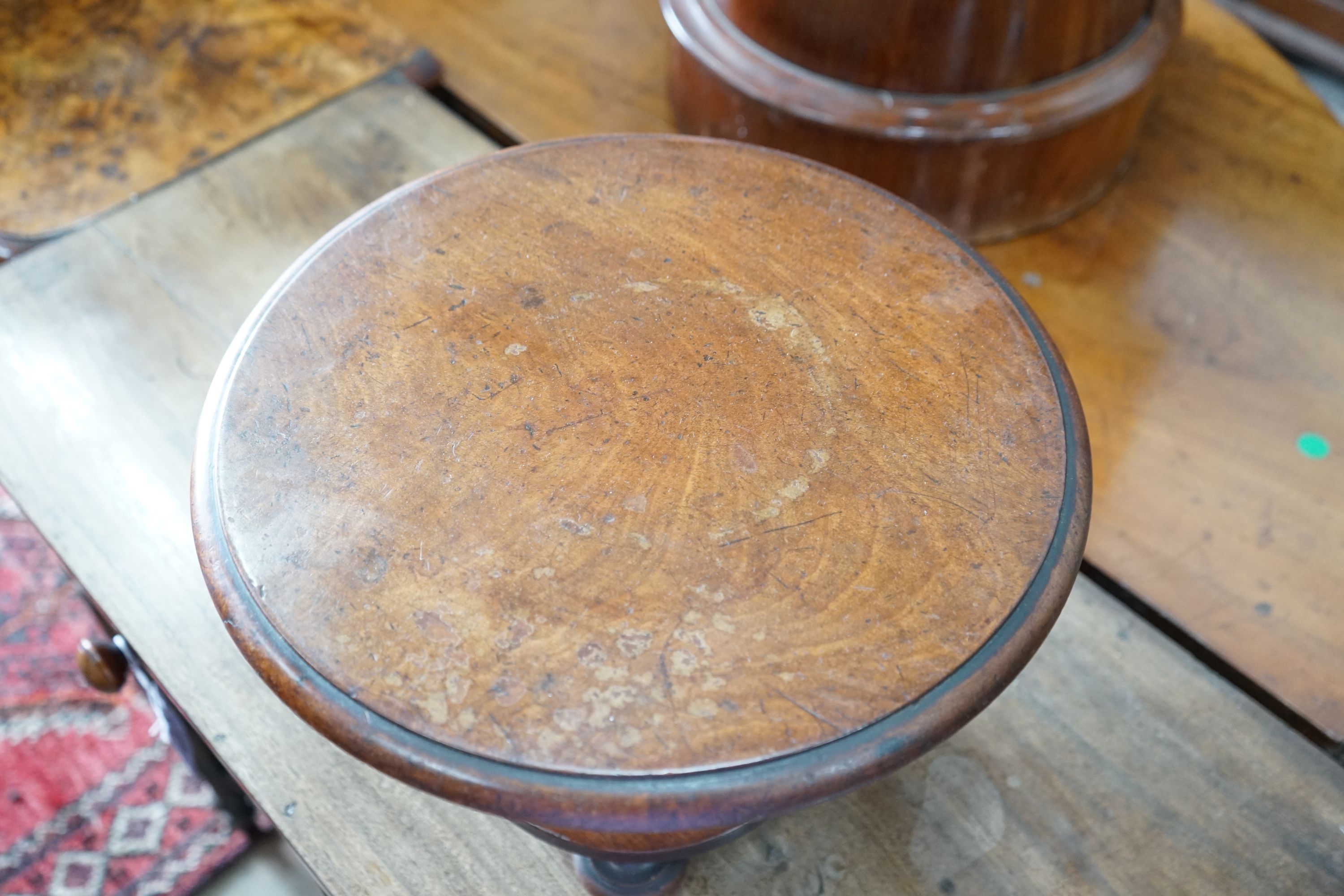 A Victorian miniature mahogany tilt top breakfast table, diameter 35cm, height 24cm